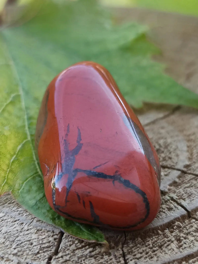 Load image into Gallery viewer, Jaspe rouge du Brésil pierre roulée Grade A++++ Jaspe rouge du Brésil pierre roulée
