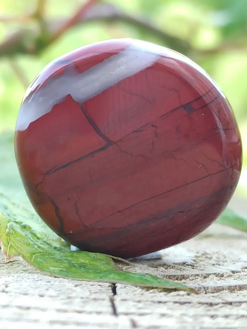 Load image into Gallery viewer, Jaspe rouge du Brésil pierre roulée Grade A++++ Jaspe rouge du Brésil pierre roulée
