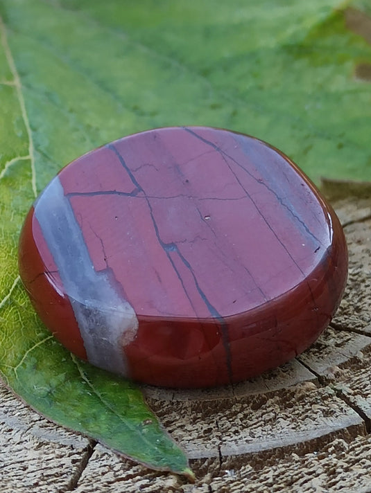 Jaspe rouge du Brésil pierre roulée Grade A++++ Jaspe rouge du Brésil pierre roulée Dans la besace du p'tit Poucet   