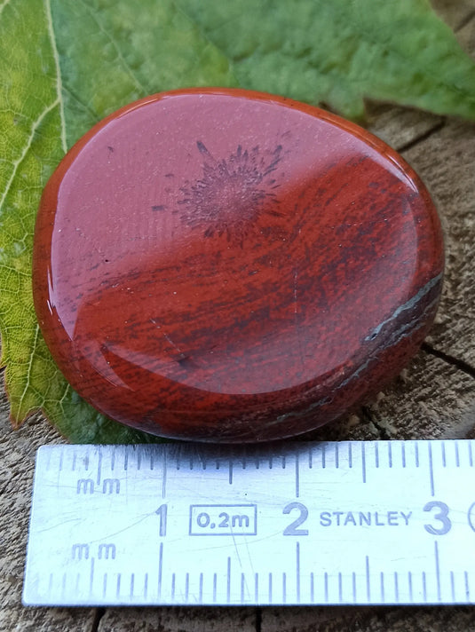 Jaspe rouge du Brésil pierre roulée Grade A++++ Jaspe rouge du Brésil pierre roulée Dans la besace du p'tit Poucet   