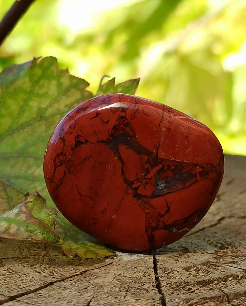 Chargez l&#39;image dans la visionneuse de la galerie, Jaspe rouge du Brésil pierre roulée Grade A++++j Jaspe rouge du Brésil pierre roulée Dans la besace du p&#39;tit Poucet   
