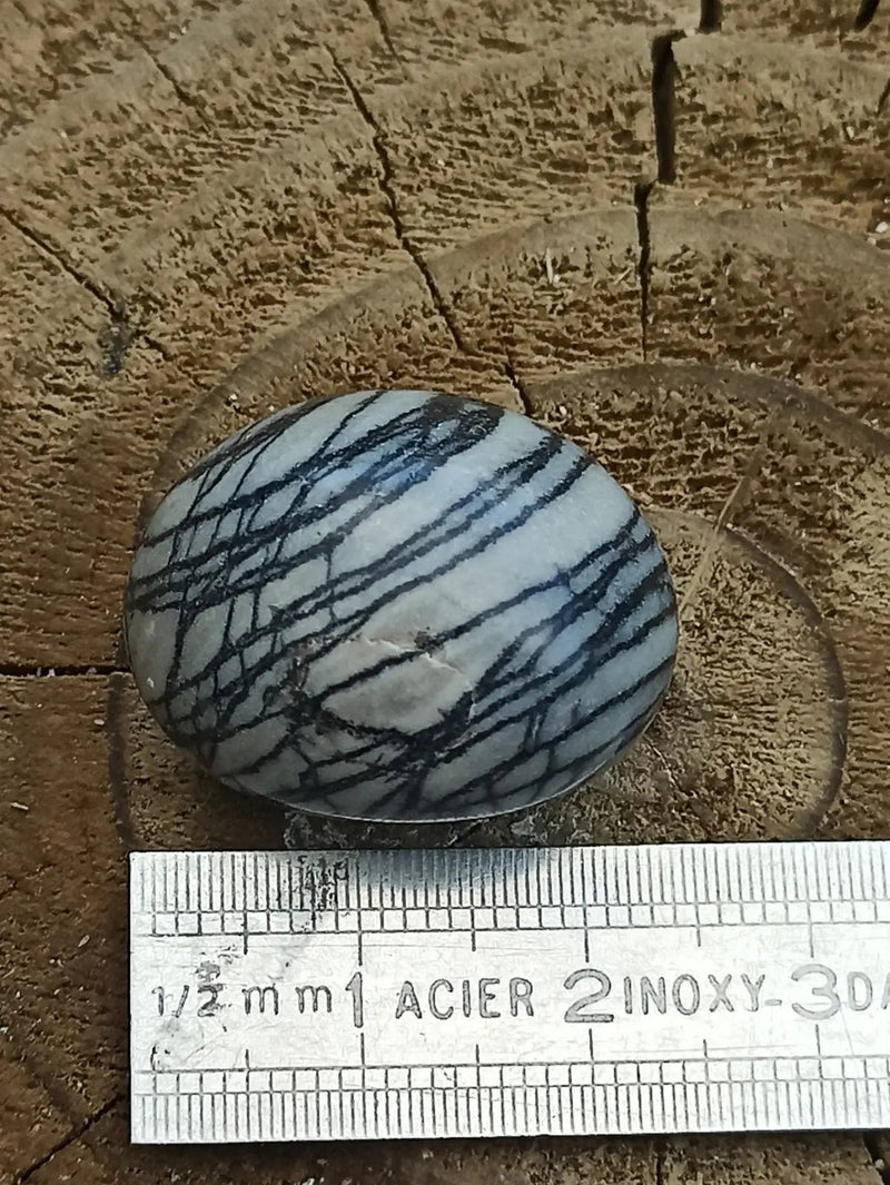 Chargez l&#39;image dans la visionneuse de la galerie, Jaspe toile d’araignée d’Autriche pierre roulée Grade A++++ Jaspe toile d’araignée
