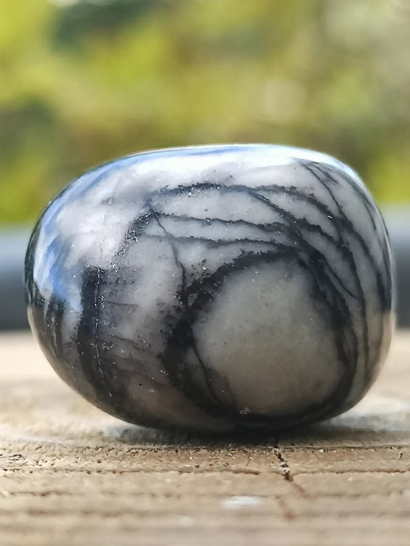 Load image into Gallery viewer, Jaspe toile d’araignée d’Autriche pierre roulée Grade A++++ Jaspe toile d’araignée
