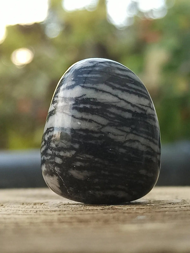 Load image into Gallery viewer, Jaspe toile d’araignée d’Autriche pierre roulée Grade A++++ Jaspe toile d’araignée
