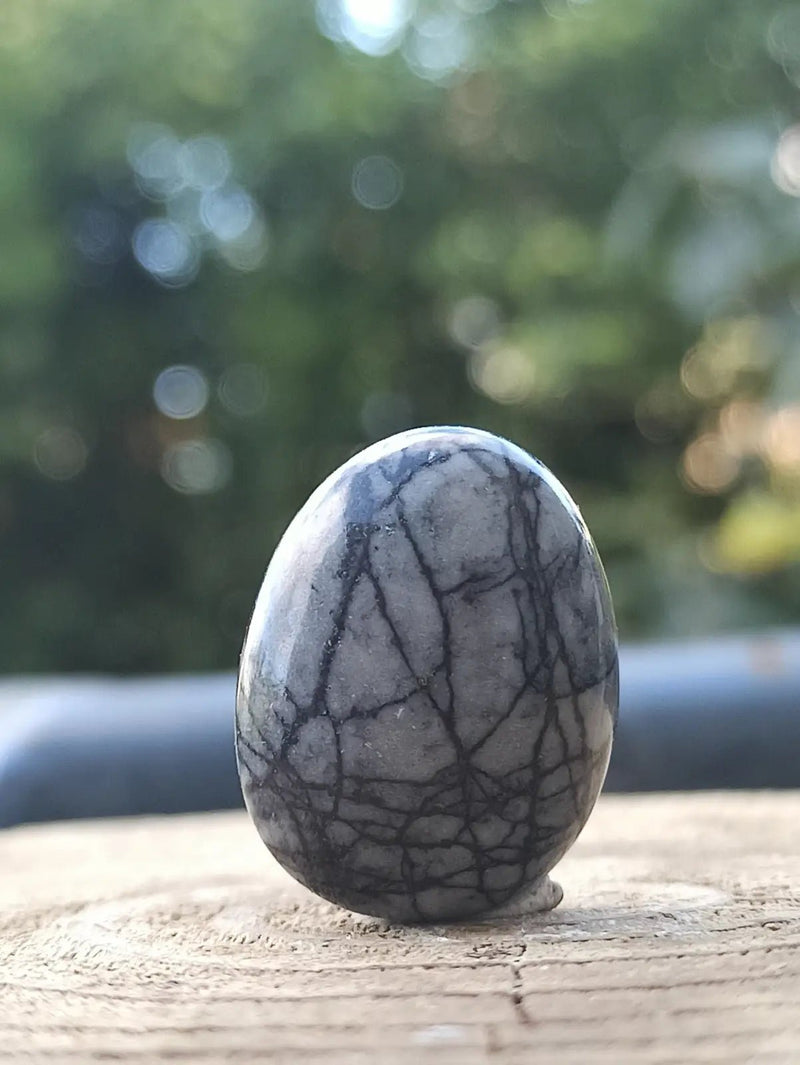 Load image into Gallery viewer, Jaspe toile d’araignée d’Autriche pierre roulée Grade A++++ Jaspe toile d’araignée
