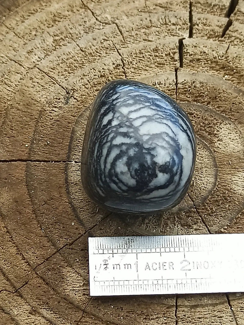 Load image into Gallery viewer, Jaspe toile d’araignée d’Autriche pierre roulée Grade A++++ Jaspe toile d’araignée
