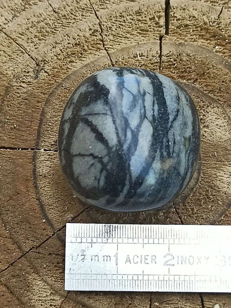 Load image into Gallery viewer, Jaspe toile d’araignée d’Autriche pierre roulée Grade A++++ Jaspe toile d’araignée
