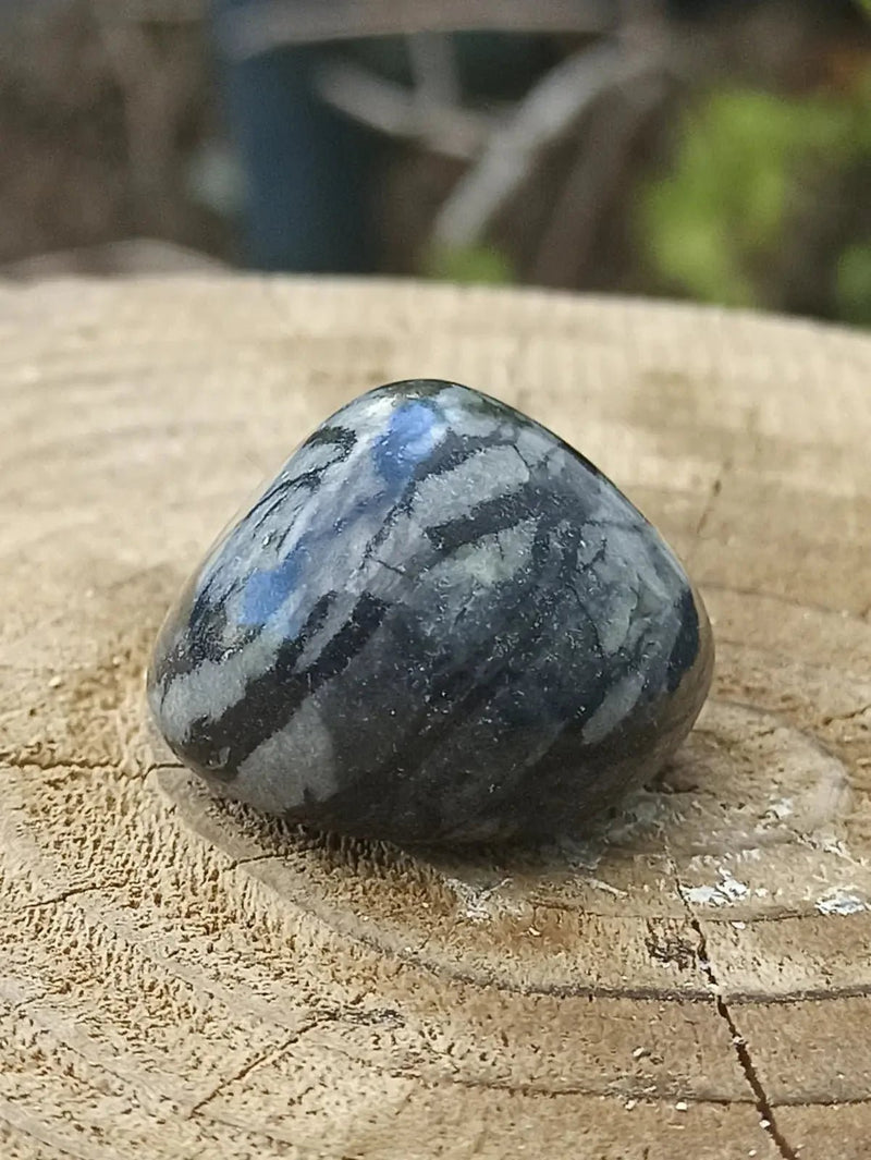 Load image into Gallery viewer, Jaspe toile d’araignée d’Autriche pierre roulée Grade A++++ Jaspe toile d’araignée
