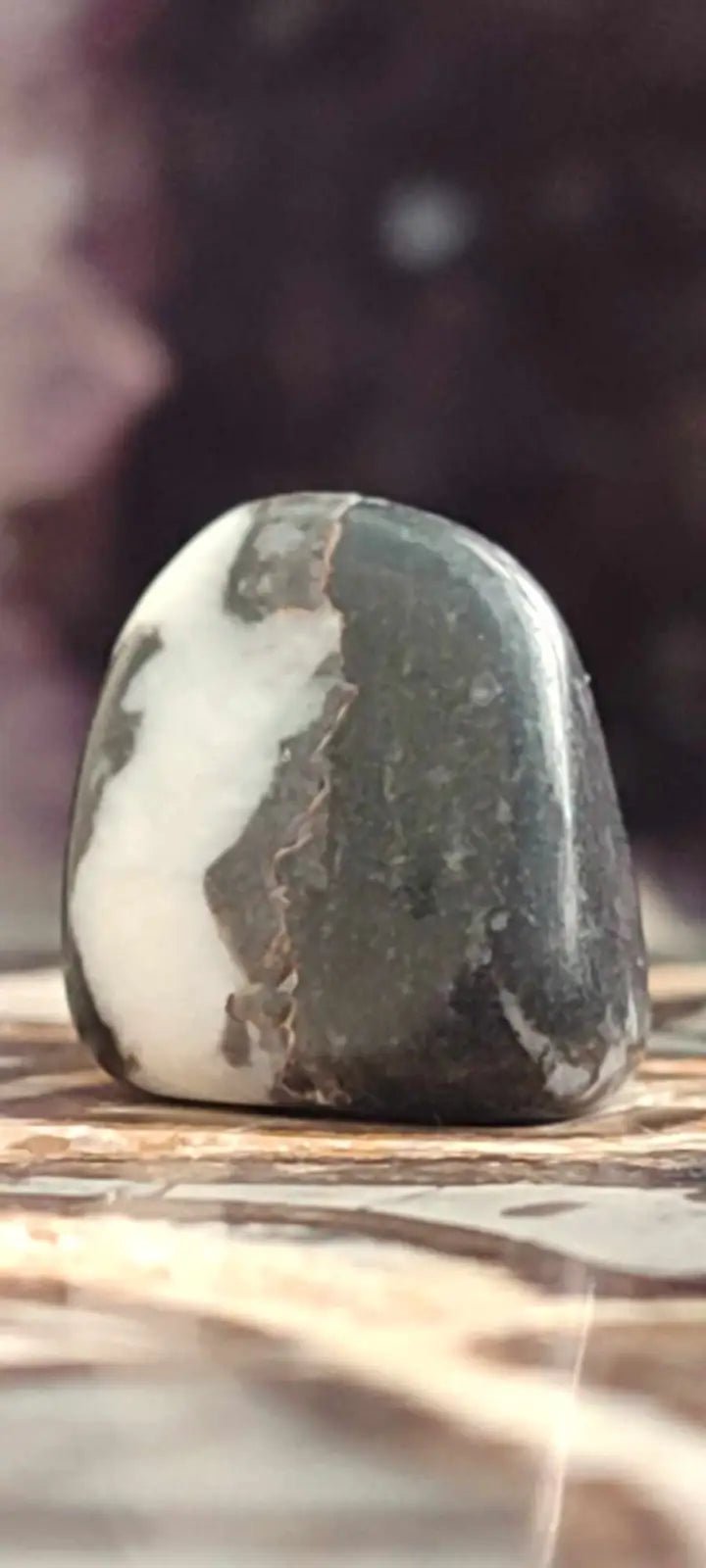 Chargez l'image dans la visionneuse de la galerie, Jaspe zébré du Brésil pierre roulée Grade A++++ Jaspe Zèbre pierre roulée
