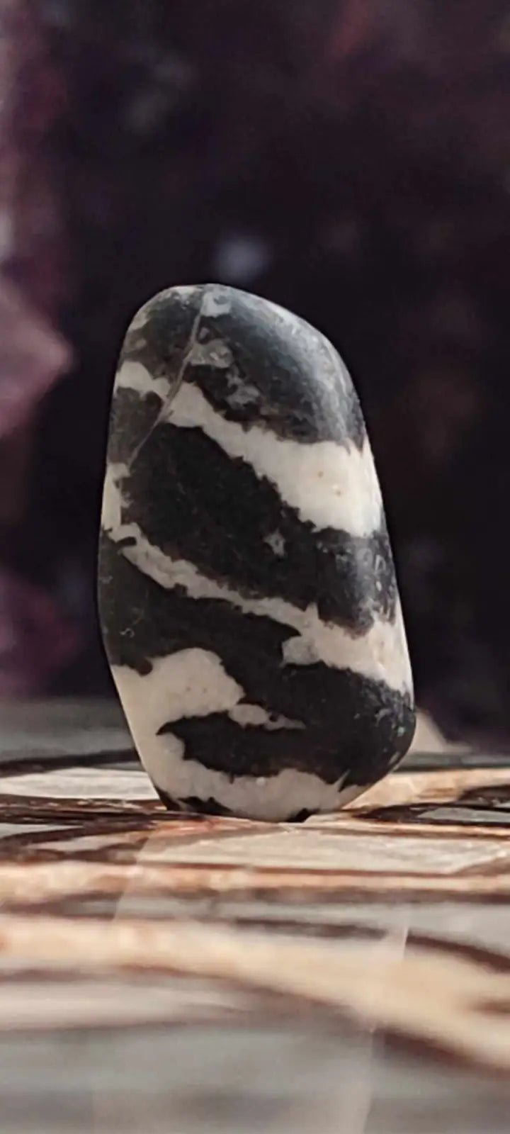 Chargez l'image dans la visionneuse de la galerie, Jaspe zébré du Brésil pierre roulée Grade A++++ Jaspe Zèbre pierre roulée
