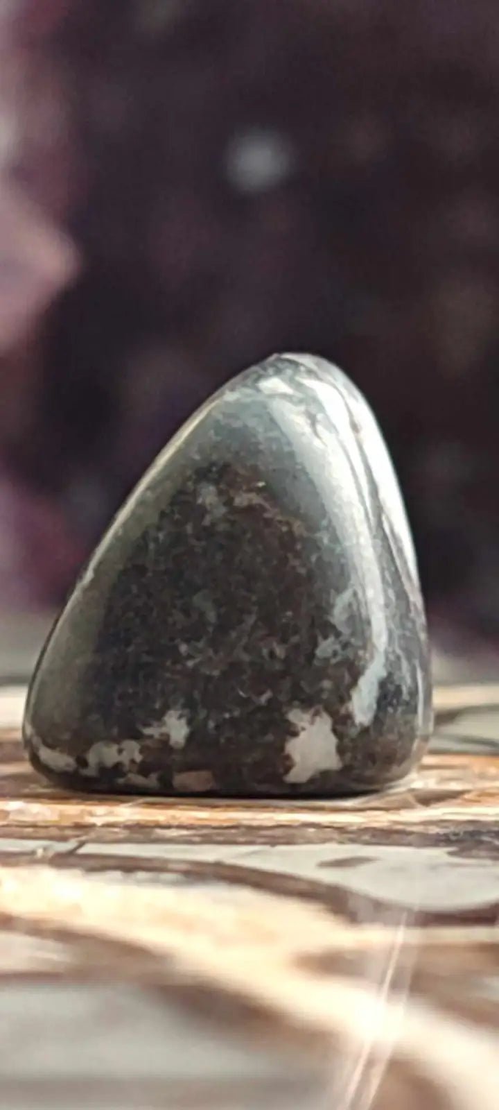 Chargez l'image dans la visionneuse de la galerie, Jaspe zébré du Brésil pierre roulée Grade A++++ Jaspe Zèbre pierre roulée
