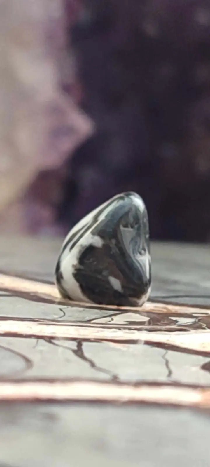 Chargez l'image dans la visionneuse de la galerie, Jaspe zébré du Brésil pierre roulée Grade A++++ Jaspe Zèbre pierre roulée
