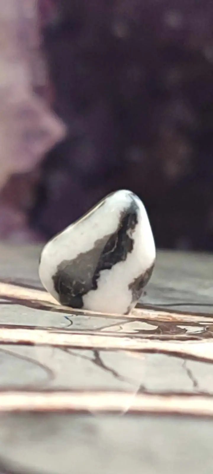 Chargez l'image dans la visionneuse de la galerie, Jaspe zébré du Brésil pierre roulée Grade A++++ Jaspe Zèbre pierre roulée
