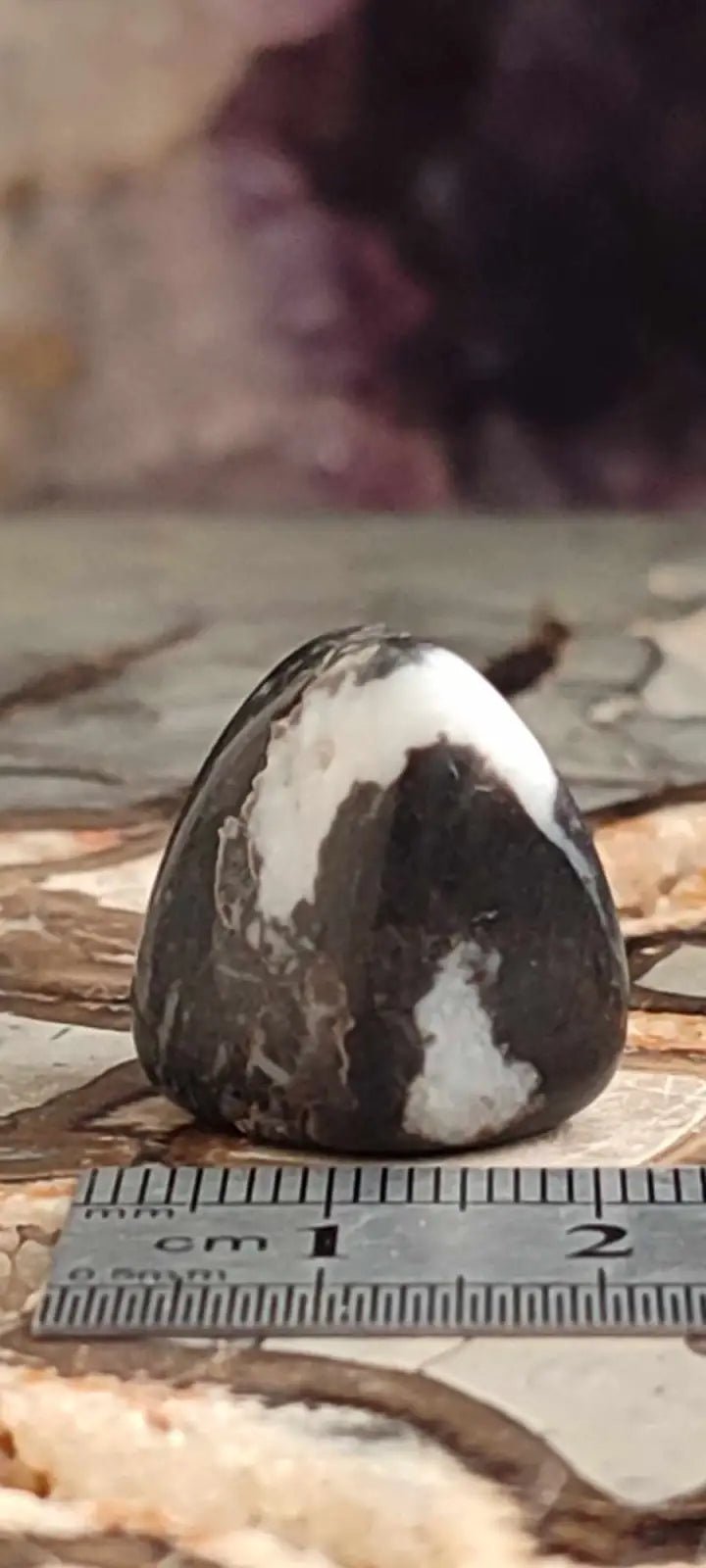 Chargez l'image dans la visionneuse de la galerie, Jaspe zébré du Brésil pierre roulée Grade A++++ Jaspe Zèbre pierre roulée
