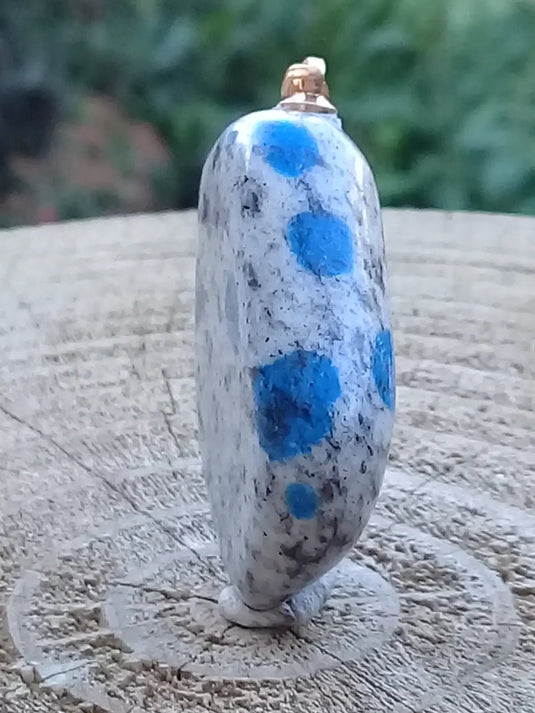 K-2 ’Ketonite’ (Azurite/ Malachite/ Granit/ Biotite) pendentif Grade A++++ Très rare Fourni avec cordon K-2 Kétonite pendentif