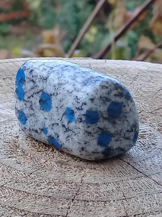 K-2 ’Ketonite’ (Azurite/ Malachite/ Granit/ Biotite) pierre roulée Grade A++++ K-2 ’Kétonite’ pierre roulée