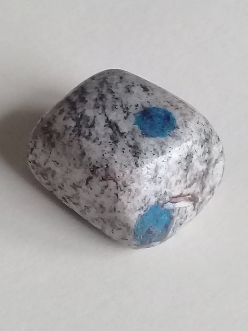 Cargue la imagen en el visor de la galería, K-2 ’Ketonite’ (Azurite/ Malachite/ Granit/ Biotite) pierre roulée Grade A++++ Très rare K-2 &quot;Kétonite&quot; pierre roulée Dans la besace du p&#39;tit Poucet   
