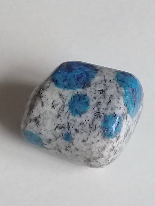 K-2 ’Ketonite’ (Azurite/ Malachite/ Granit/ Biotite) pierre roulée Grade A++++ Très rare K-2 ’Kétonite’ pierre roulée