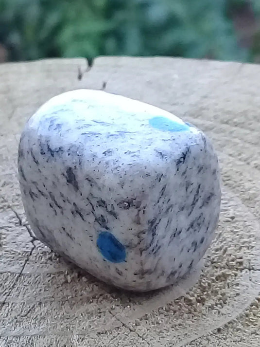 K-2 ’Ketonite’ (Azurite/ Malachite/ Granit/ Biotite) pierre roulée Grade A++++ Très rare K-2 ’Kétonite’ pierre roulée