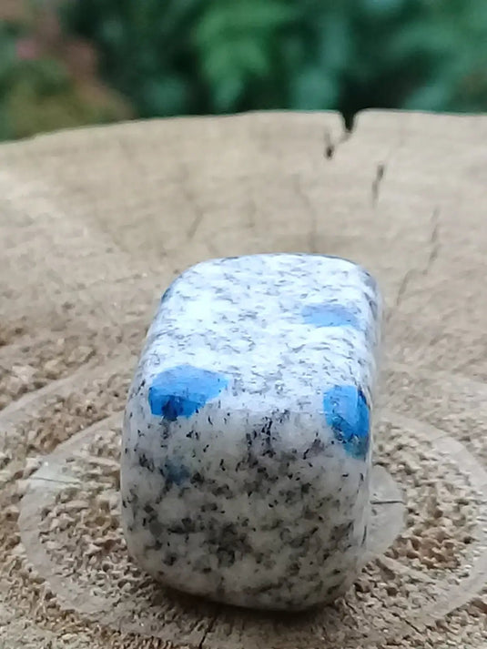 K-2 ’Ketonite’ (Azurite/ Malachite/ Granit/ Biotite) pierre roulée Grade A++++ Très rare K-2 ’Kétonite’ pierre roulée