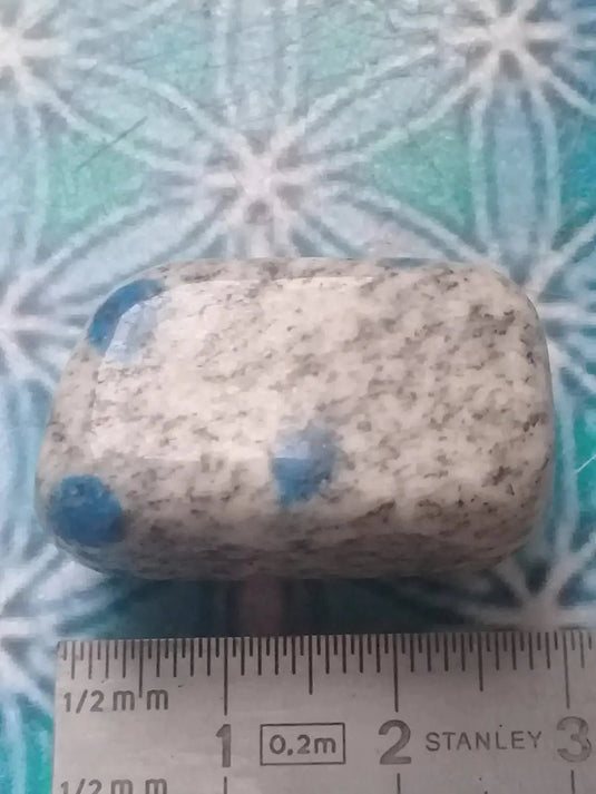 K-2 ’Ketonite’ (Azurite/ Malachite/ Granit/ Biotite) pierre roulée Grade A++++ Très rare K-2 ’Kétonite’ pierre roulée