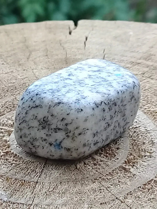 K-2 ’Ketonite’ (Azurite/ Malachite/ Granit/ Biotite) pierre roulée Grade A++++ Très rare K-2 ’Kétonite’ pierre roulée