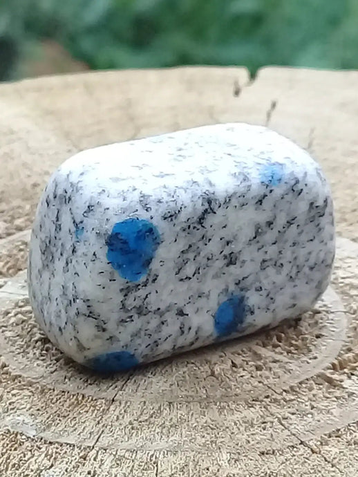 K-2 ’Ketonite’ (Azurite/ Malachite/ Granit/ Biotite) pierre roulée Grade A++++ Très rare K-2 ’Kétonite’ pierre roulée