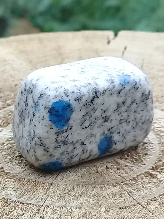 K-2 ’Ketonite’ (Azurite/ Malachite/ Granit/ Biotite) pierre roulée Grade A++++ Très rare K-2 ’Kétonite’ pierre roulée