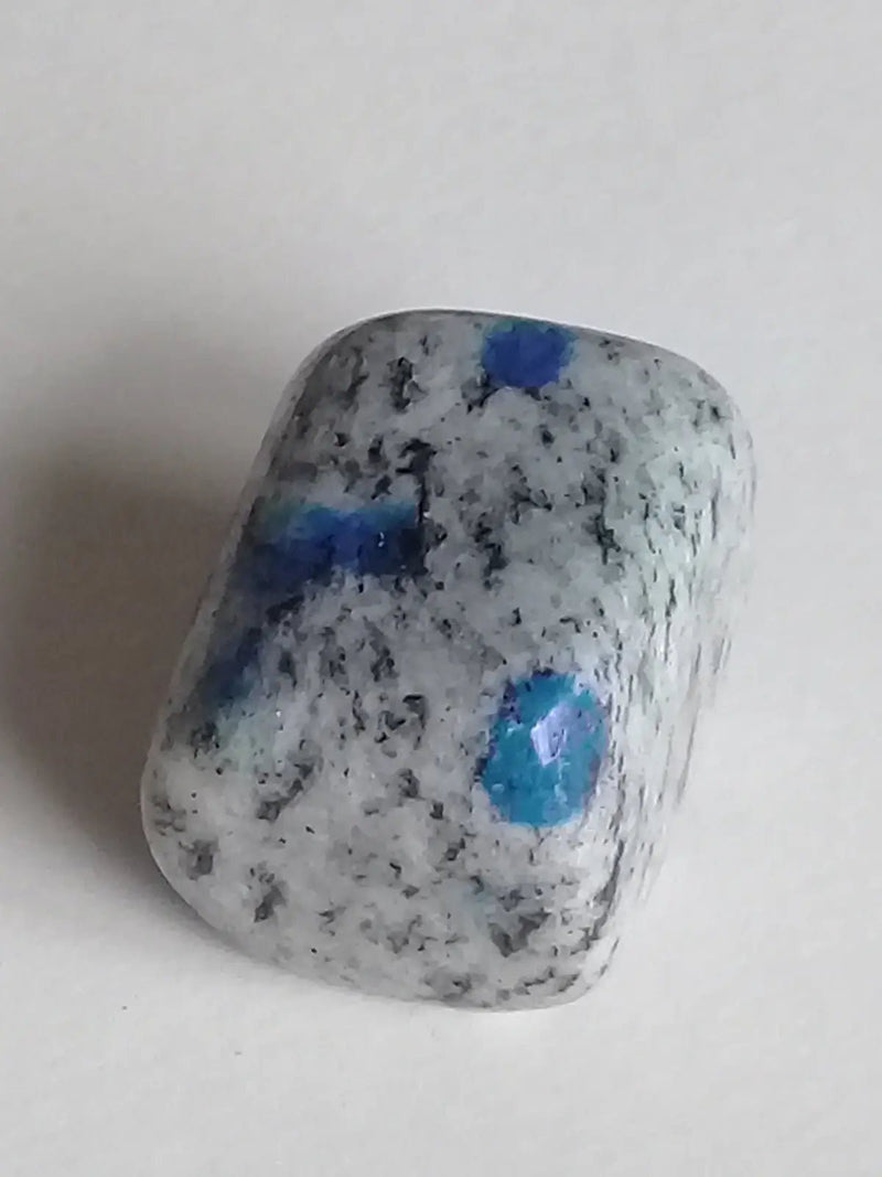 Load image into Gallery viewer, K-2 ’Ketonite’ (Azurite/ Malachite/ Granit/ Biotite) pierre roulée Grade A++++ Très rare K-2 ’Kétonite’ pierre roulée
