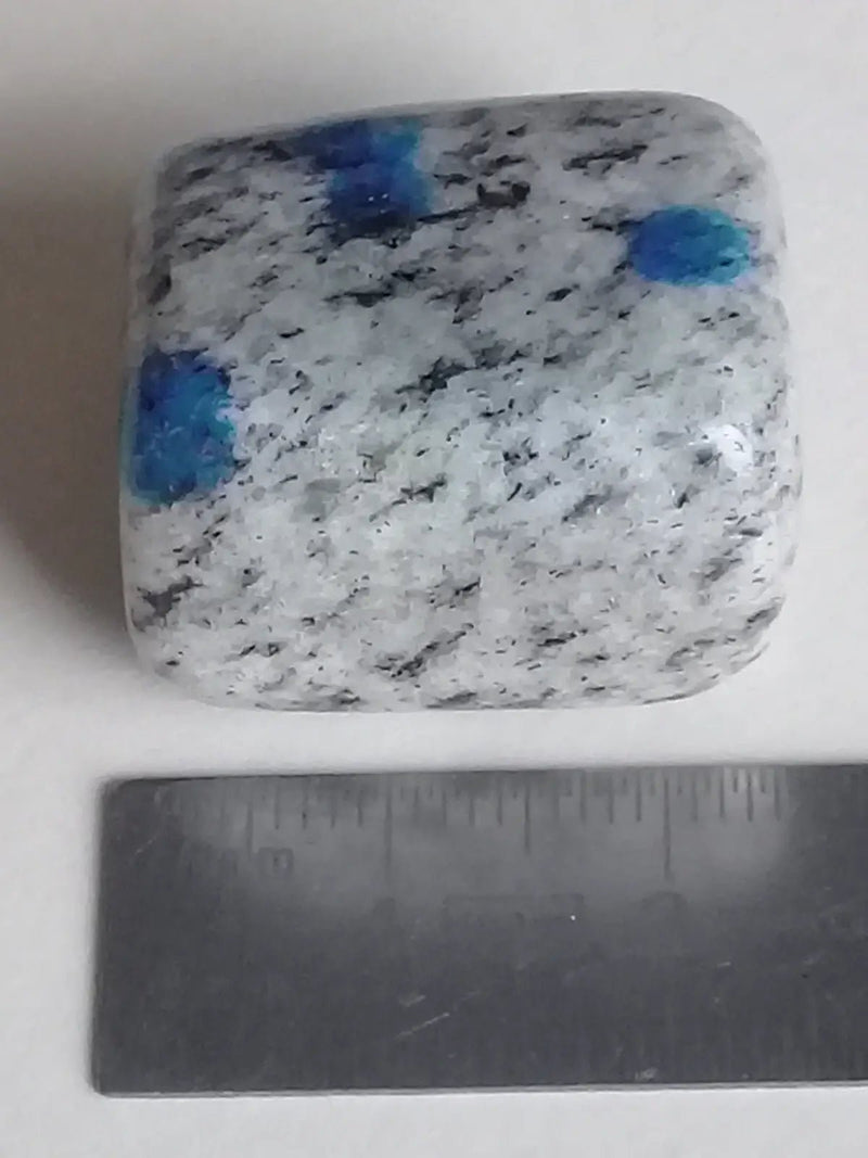 Load image into Gallery viewer, K-2 ’Ketonite’ (Azurite/ Malachite/ Granit/ Biotite) pierre roulée Grade A++++ Très rare K-2 ’Kétonite’ pierre roulée
