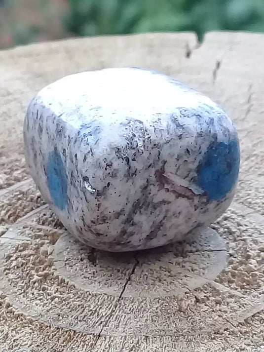 K-2 ’Ketonite’ (Azurite/ Malachite/ Granit/ Biotite) pierre roulée Grade A++++ Très rare K-2 ’Kétonite’ pierre roulée