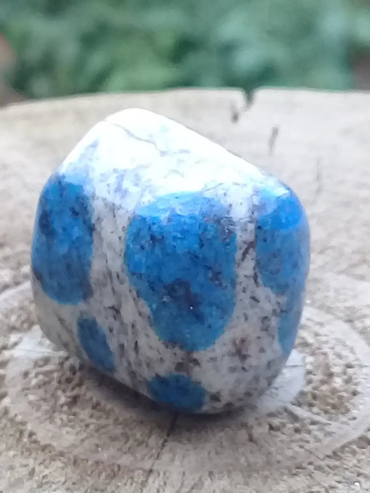 K-2 ’Ketonite’ (Azurite/ Malachite/ Granit/ Biotite) pierre roulée Grade A++++ Très rare K-2 ’Kétonite’ pierre roulée