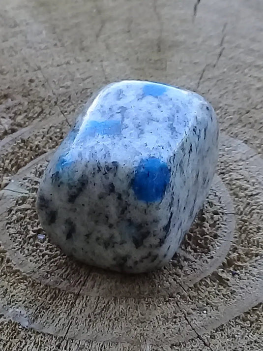 K-2 ’Ketonite’ (Azurite/ Malachite/ Granit/ Biotite) pierre roulée Grade A++++ Très rare K-2 ’Kétonite’ pierre roulée