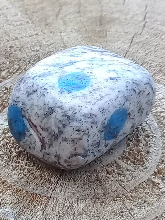 K-2 ’Ketonite’ (Azurite/ Malachite/ Granit/ Biotite) pierre roulée Grade A++++ Très rare K-2 ’Kétonite’ pierre roulée