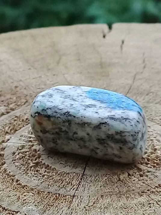 K-2 ’Ketonite’ (Azurite/ Malachite/ Granit/ Biotite) pierre roulée Grade A++++ Très rare K-2 ’Kétonite’ pierre roulée