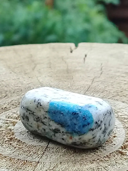 K-2 ’Ketonite’ (Azurite/ Malachite/ Granit/ Biotite) pierre roulée Grade A++++ Très rare K-2 ’Kétonite’ pierre roulée