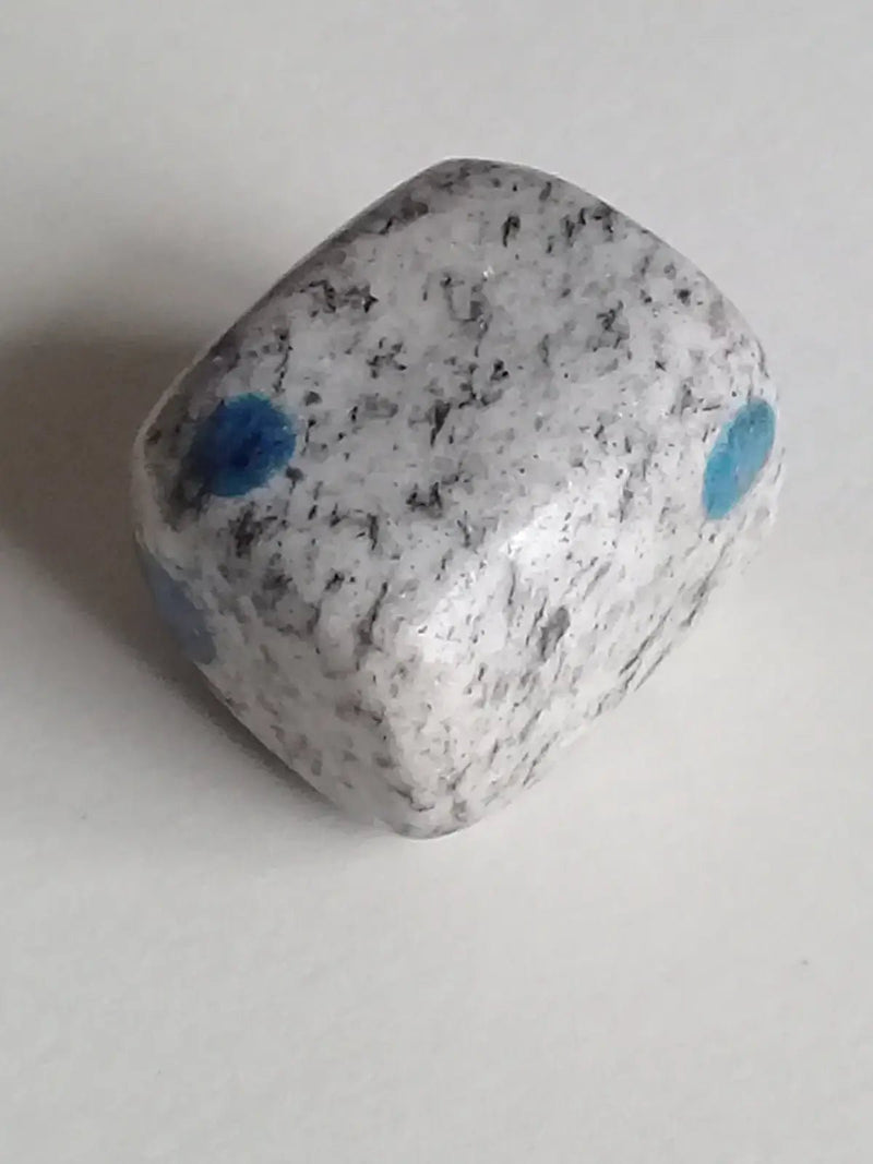 Load image into Gallery viewer, K-2 ’Ketonite’ (Azurite/ Malachite/ Granit/ Biotite) pierre roulée Grade A++++ Très rare K-2 ’Kétonite’ pierre roulée
