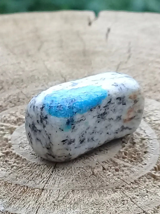 K-2 ’Ketonite’ (Azurite/ Malachite/ Granit/ Biotite) pierre roulée Grade A++++ Très rare K-2 ’Kétonite’ pierre roulée