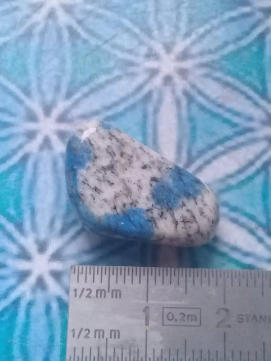 K-2 ’Kétonite’ (Azurite/ Malachite/ Granit/ Biotite) pierre roulée Grade A++++ Très rare K-2 ’Kétonite’ pierre roulée