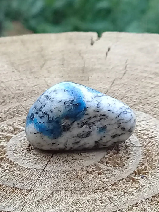 K-2 ’Kétonite’ (Azurite/ Malachite/ Granit/ Biotite) pierre roulée Grade A++++ Très rare K-2 ’Kétonite’ pierre roulée