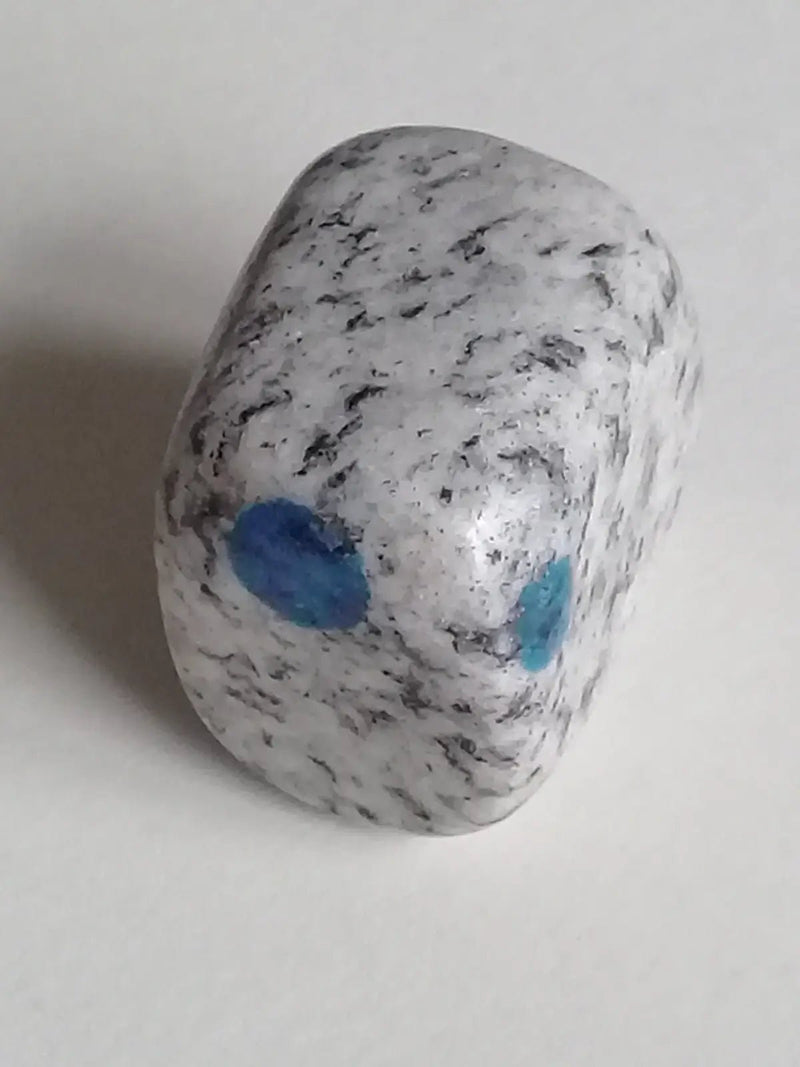 Load image into Gallery viewer, K-2 ’Ketonite’ (Azurite/ Malachite/ Granit/ Biotite) pierre roulée Grade A++++ Très rare K-2 ’Kétonite’ pierre roulée
