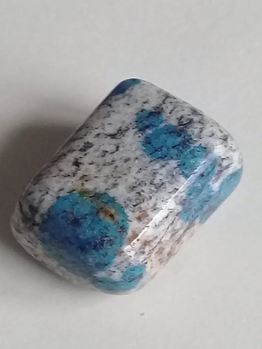 K-2 ’Ketonite’ (Azurite/ Malachite/ Granit/ Biotite) pierre roulée Grade A++++ Très rare K-2 Kétonite pierre roulée