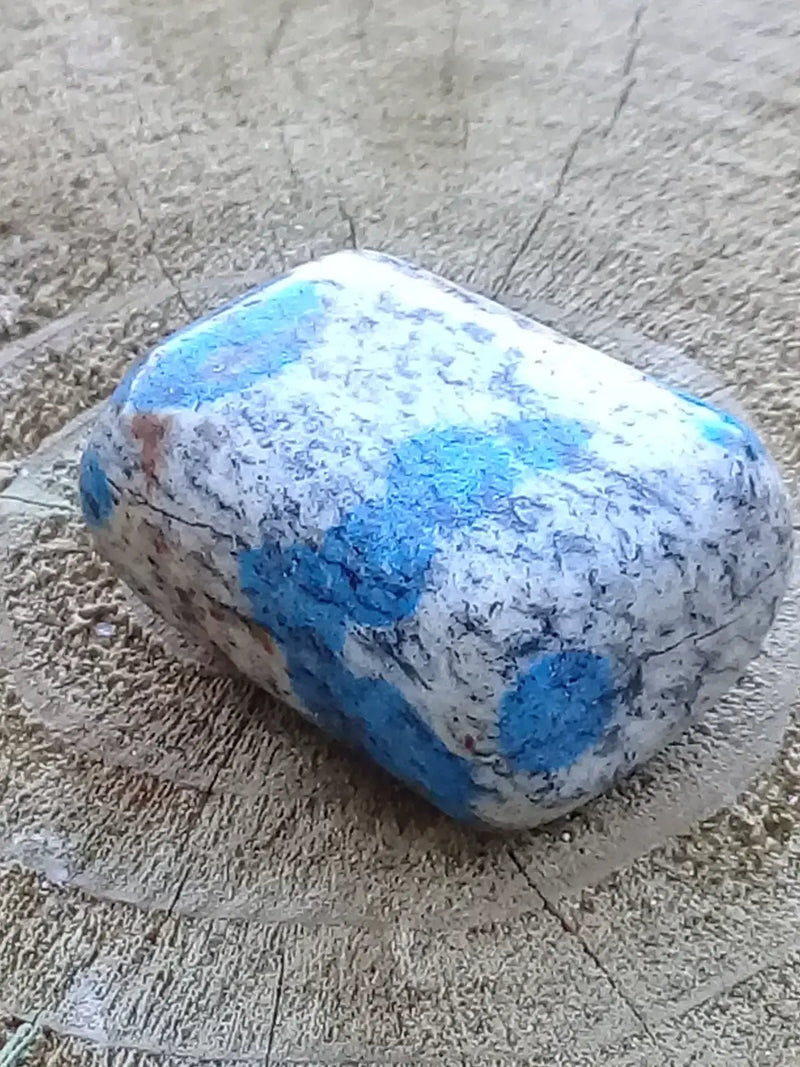 Load image into Gallery viewer, K-2 ’Ketonite’ (Azurite/ Malachite/ Granit/ Biotite) pierre roulée Grade A++++ Très rare K-2 Kétonite pierre roulée
