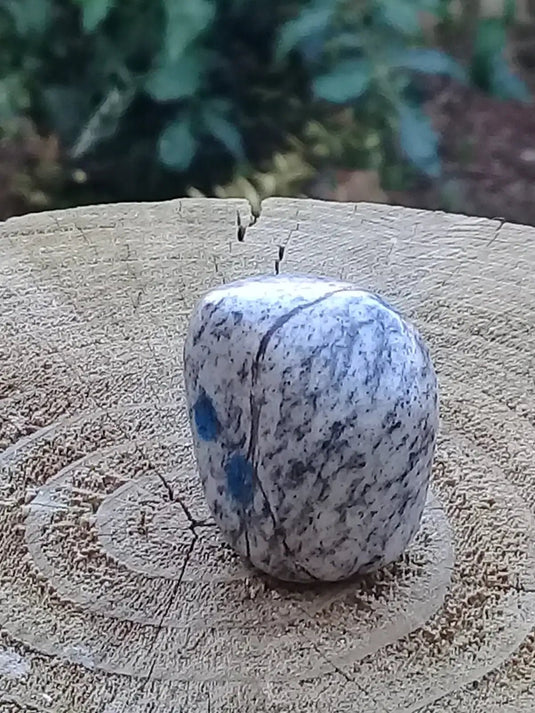 K-2 ’Kétonite’ (Azurite/ Malachite/ Granit/ Biotite) pierre roulée Grade A++++ Très rare K-2 Kétonite pierre roulée