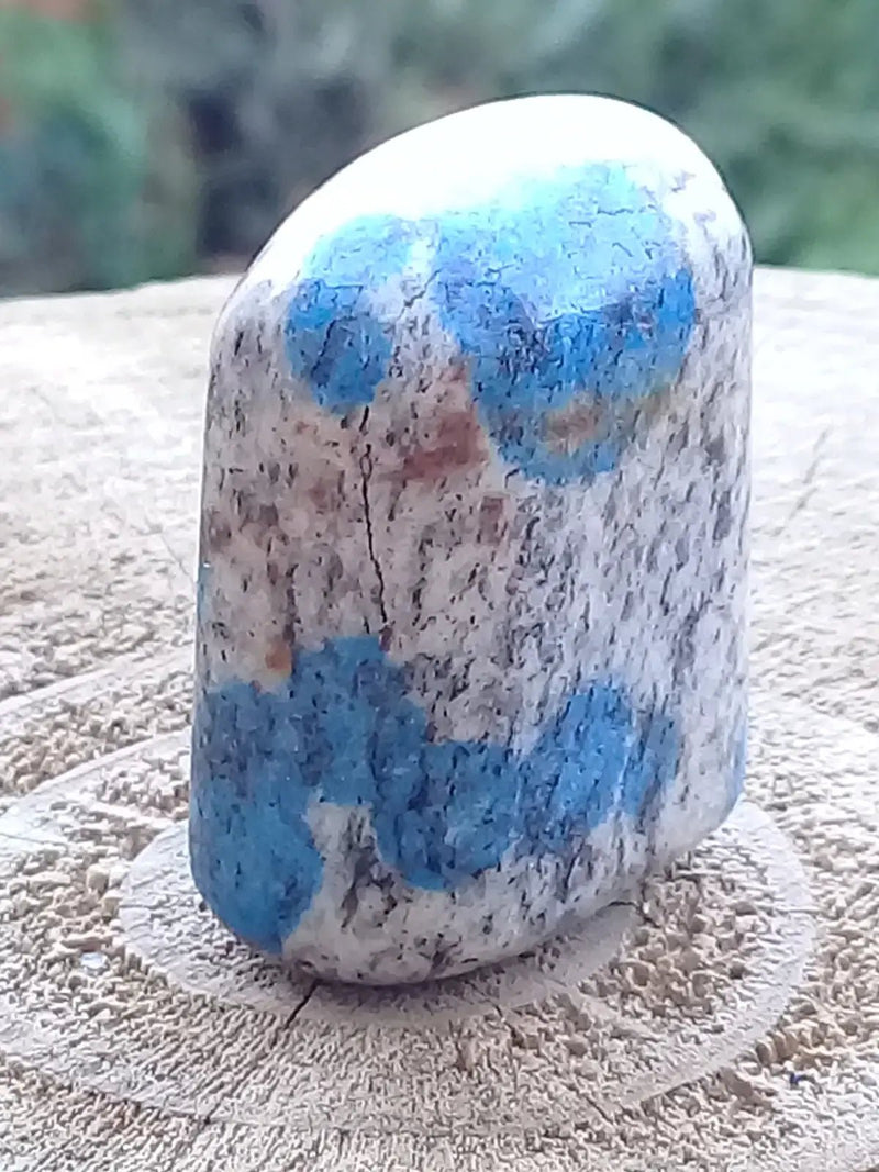 Load image into Gallery viewer, K-2 ’Ketonite’ (Azurite/ Malachite/ Granit/ Biotite) pierre roulée Grade A++++ Très rare K-2 Kétonite pierre roulée
