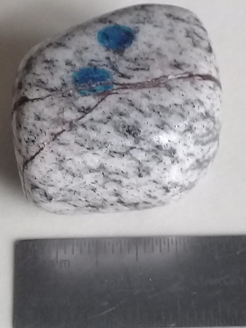 Load image into Gallery viewer, K-2 ’Kétonite’ (Azurite/ Malachite/ Granit/ Biotite) pierre roulée Grade A++++ Très rare K-2 Kétonite pierre roulée Dans la besace du p&#39;tit Poucet   
