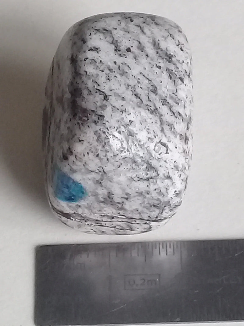 Laden Sie das Bild in Galerie -Viewer, K-2 ’Kétonite’ (Azurite/ Malachite/ Granit/ Biotite) pierre roulée Grade A++++ Très rare K-2 Kétonite pierre roulée Dans la besace du p&#39;tit Poucet   
