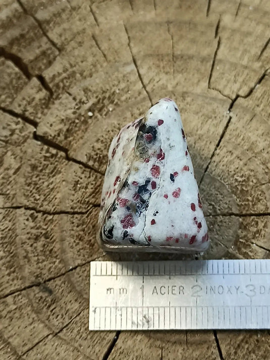 Kakortokite du Groënland pierre roulée Grade A++++ ’Très rare’ Kakortokite