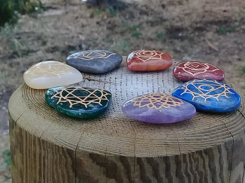 Chargez l&#39;image dans la visionneuse de la galerie, Kit 7 Chakras forme cœur dans sa boite Kit 7 Chakras forme cœur
