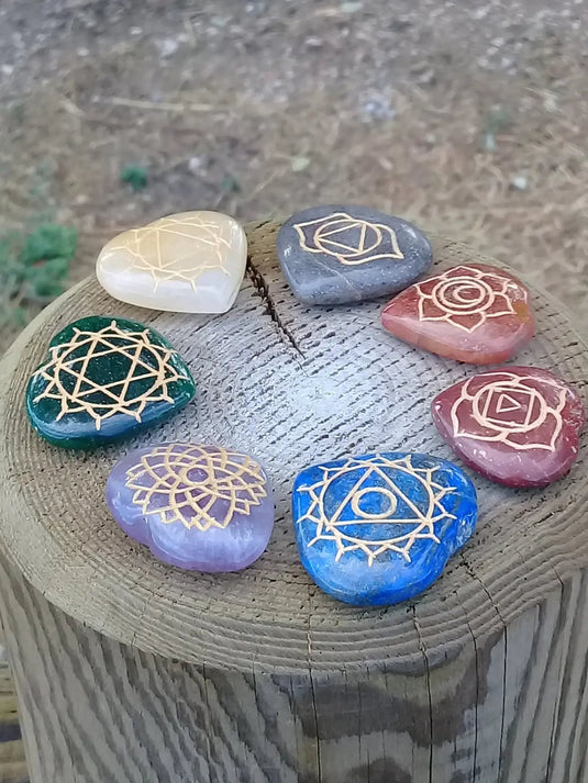 Kit 7 Chakras forme cœur dans sa boite Kit 7 Chakras forme cœur
